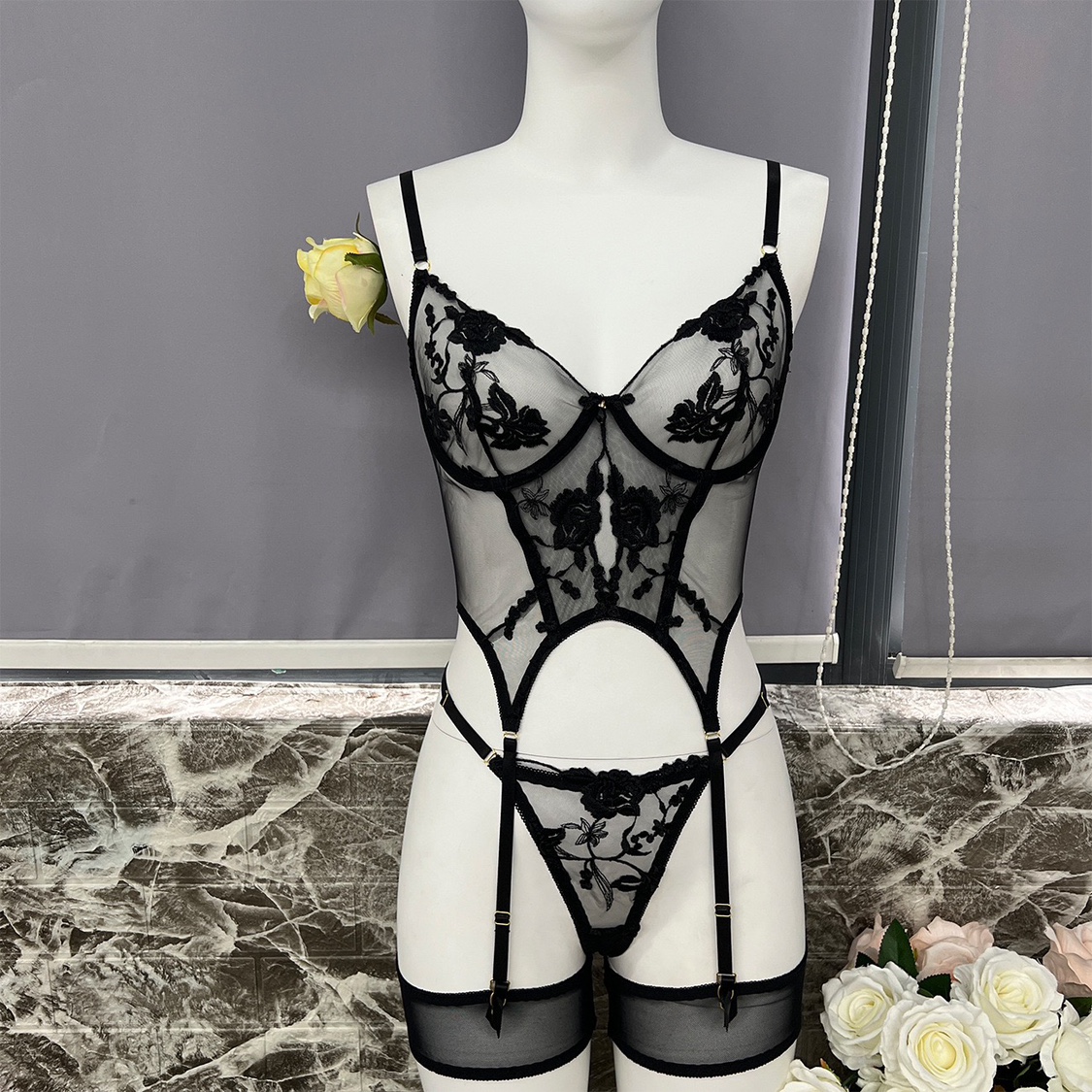 Western style adult high-end erotic lingerie